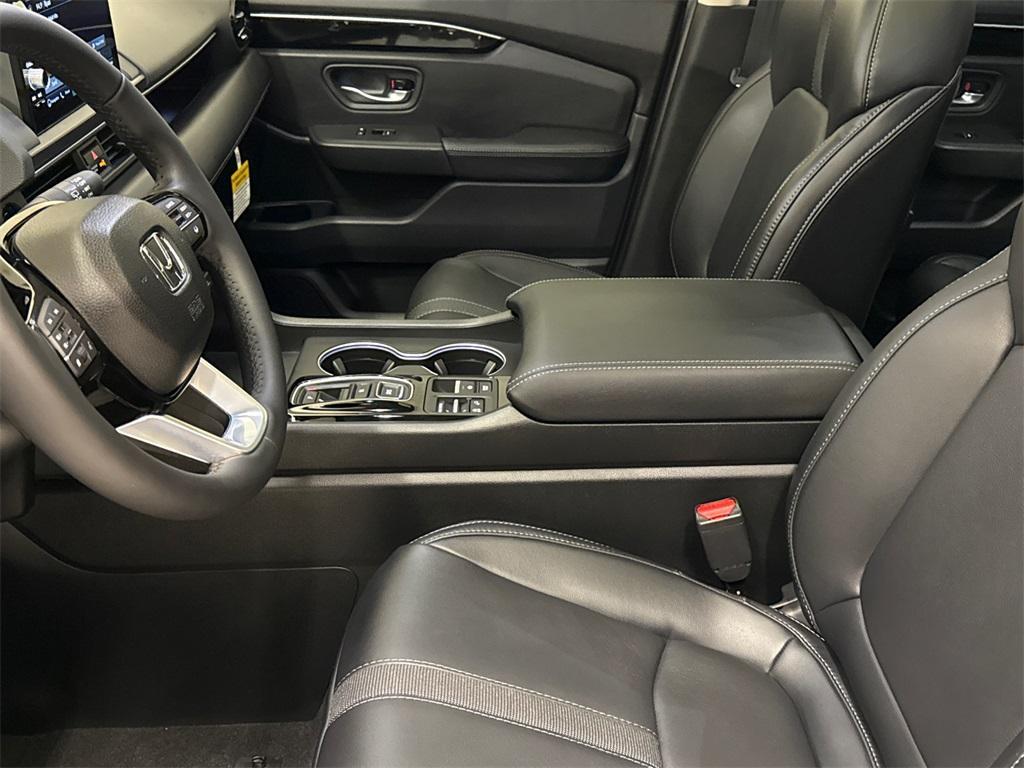 new 2025 Honda Pilot car, priced at $48,255