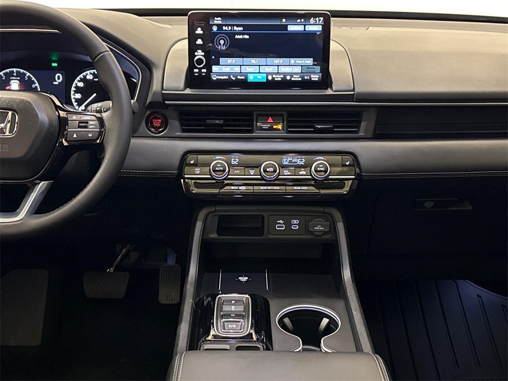 new 2025 Honda Pilot car, priced at $48,255