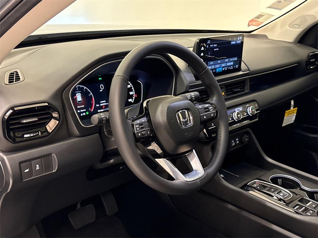 new 2025 Honda Pilot car, priced at $48,255