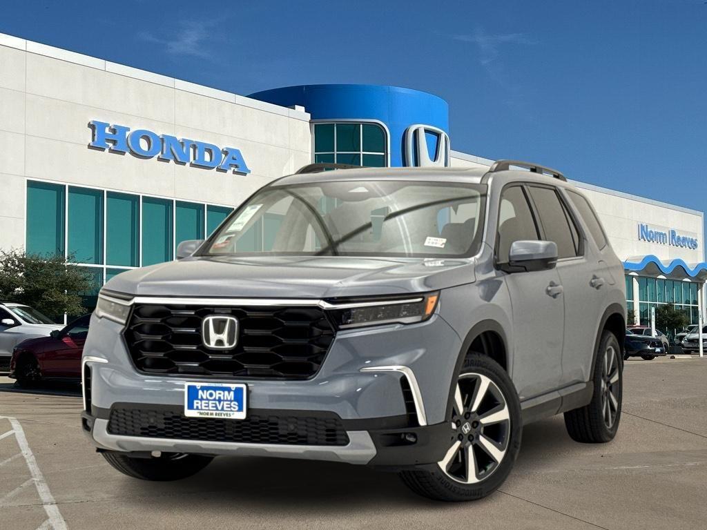 new 2025 Honda Pilot car, priced at $49,255