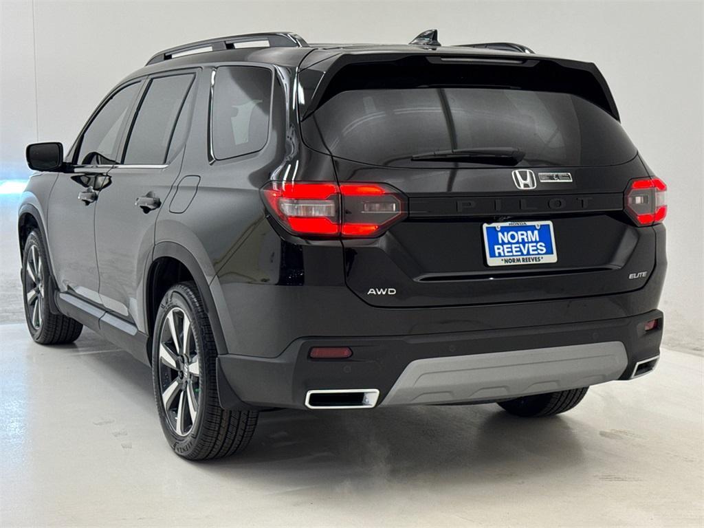 new 2025 Honda Pilot car, priced at $51,277