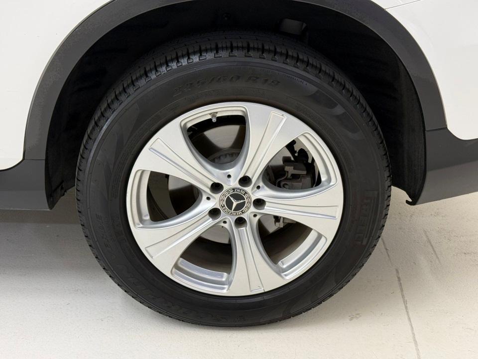 used 2018 Mercedes-Benz GLC 300 car, priced at $15,011