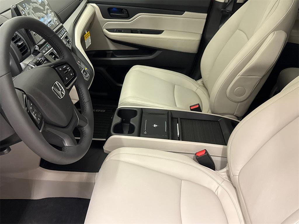 new 2025 Honda Odyssey car, priced at $44,125