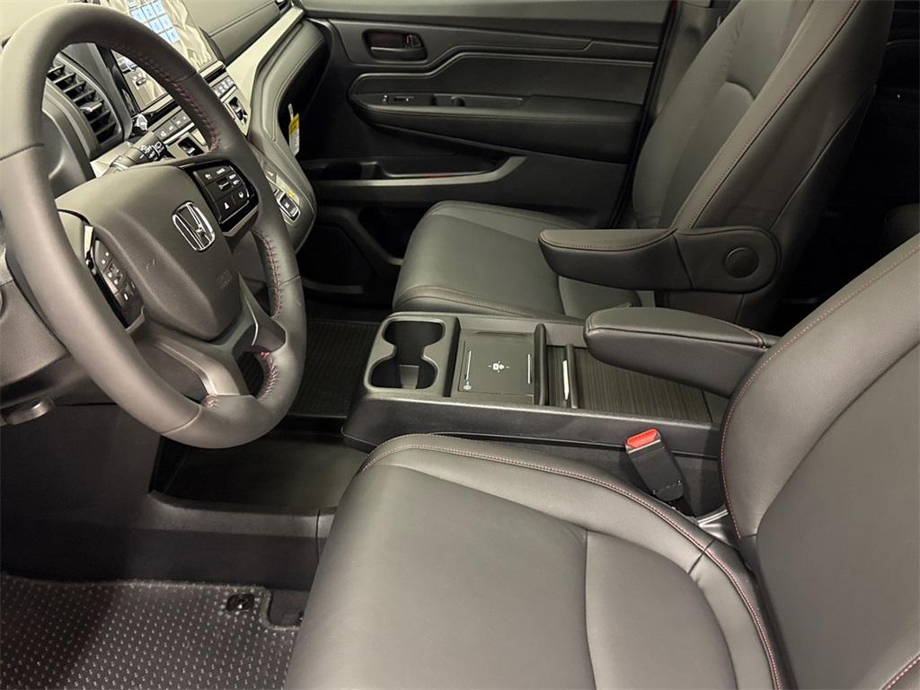 new 2025 Honda Odyssey car, priced at $42,322