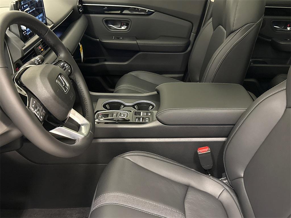 new 2025 Honda Pilot car, priced at $47,800