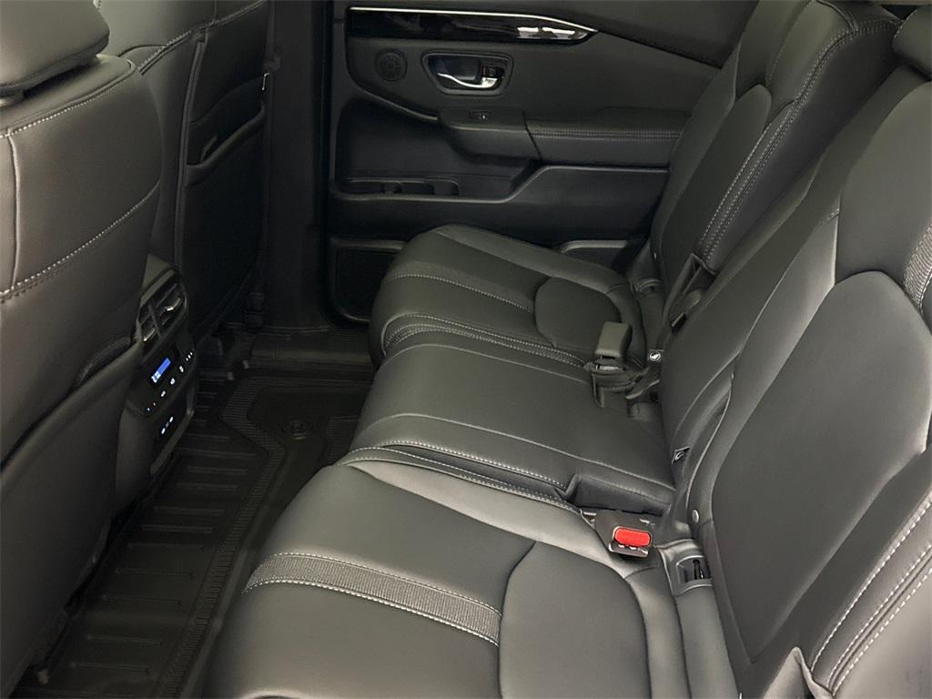 new 2025 Honda Pilot car, priced at $47,800