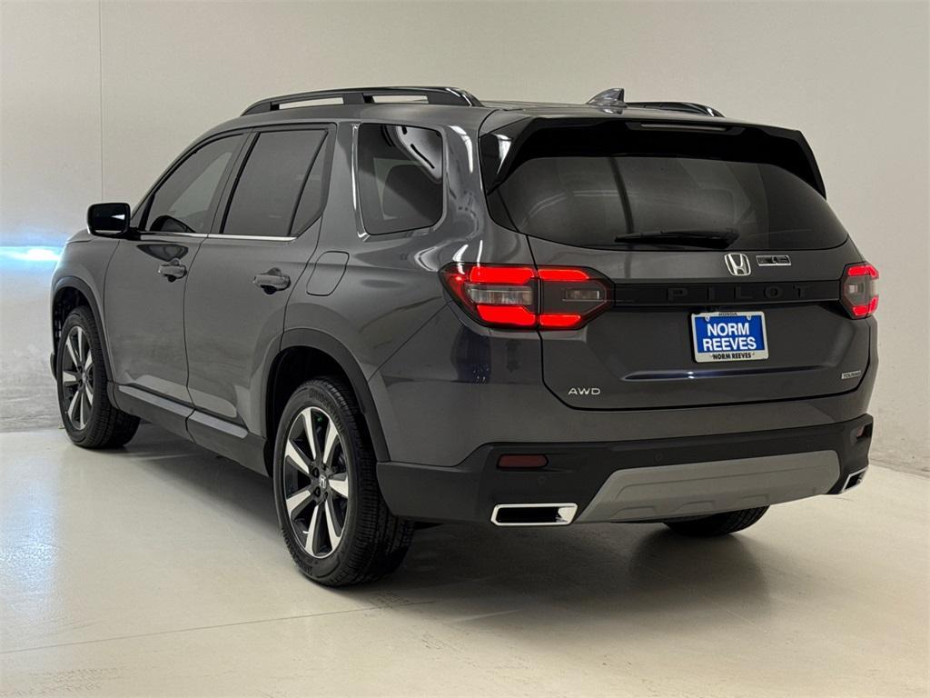 new 2025 Honda Pilot car, priced at $47,800