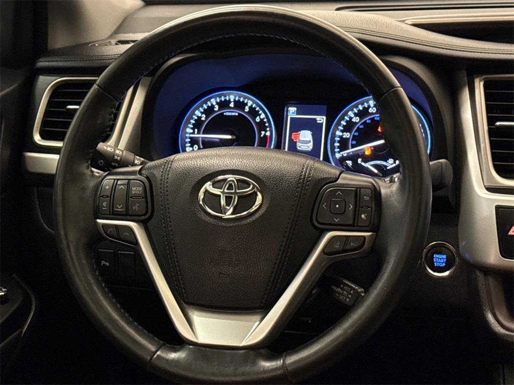 used 2019 Toyota Highlander car, priced at $32,608