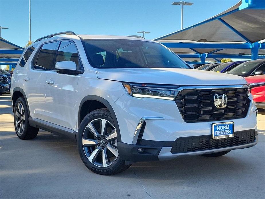 new 2025 Honda Pilot car, priced at $46,850