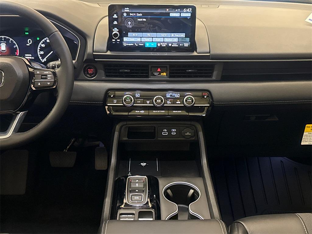 new 2025 Honda Pilot car, priced at $47,759