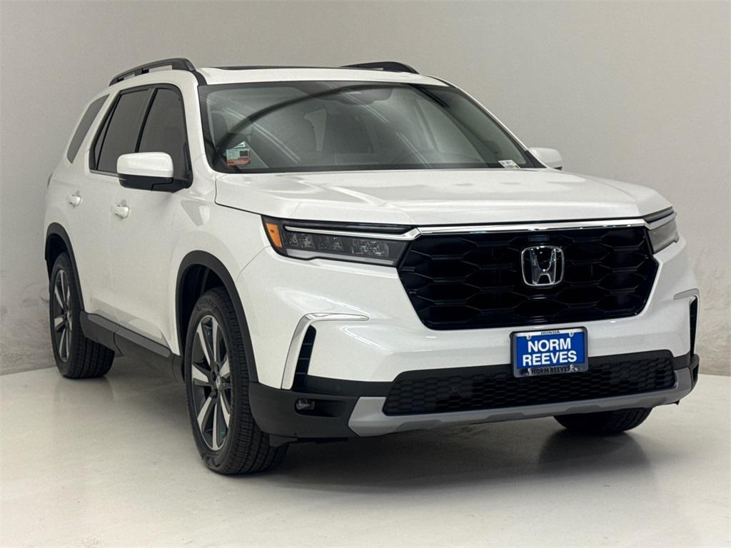new 2025 Honda Pilot car, priced at $47,759