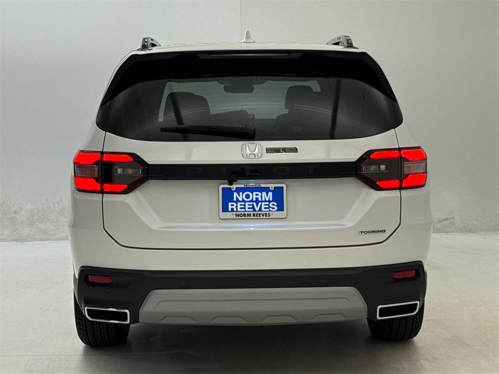 new 2025 Honda Pilot car, priced at $45,820