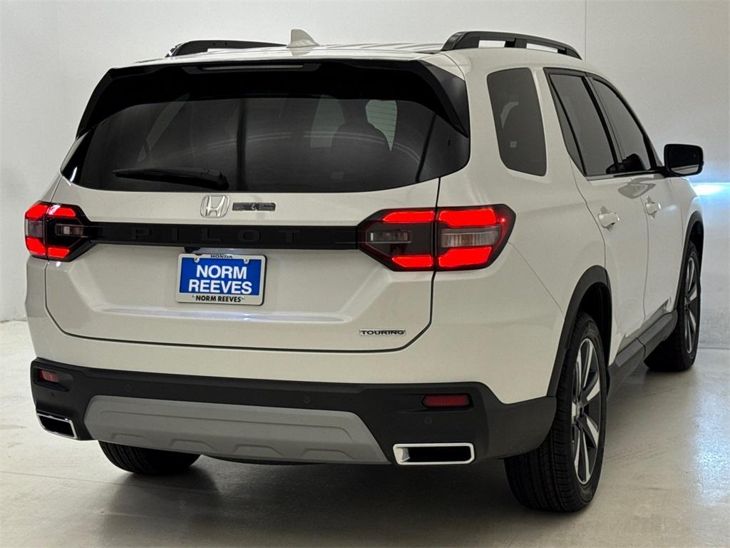new 2025 Honda Pilot car, priced at $45,820