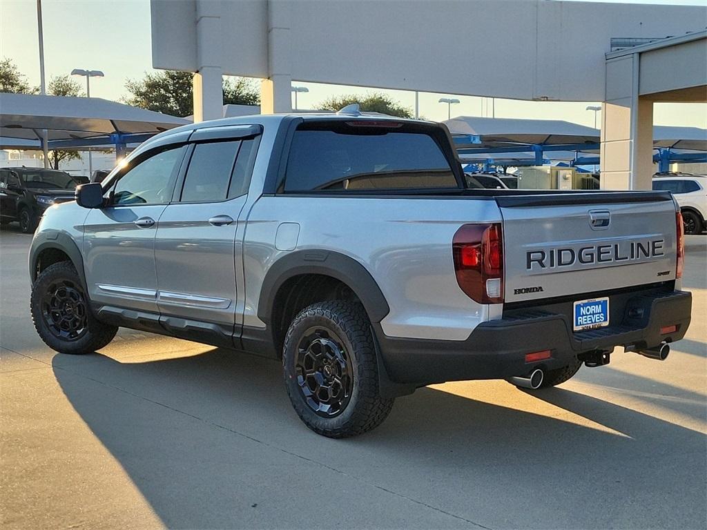 new 2025 Honda Ridgeline car, priced at $40,623