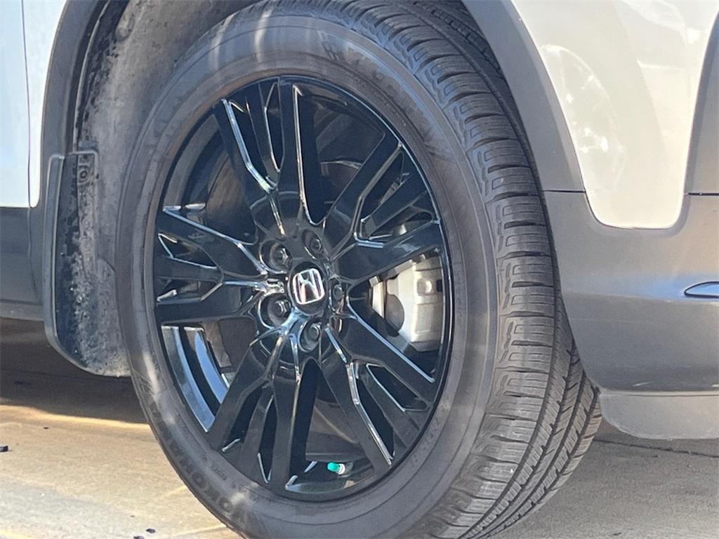 used 2022 Honda Pilot car, priced at $29,987