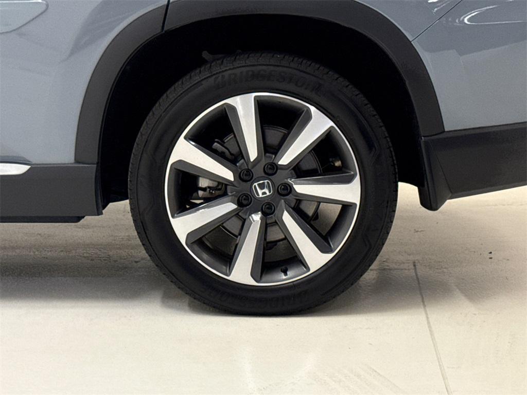 used 2025 Honda Pilot car, priced at $47,906