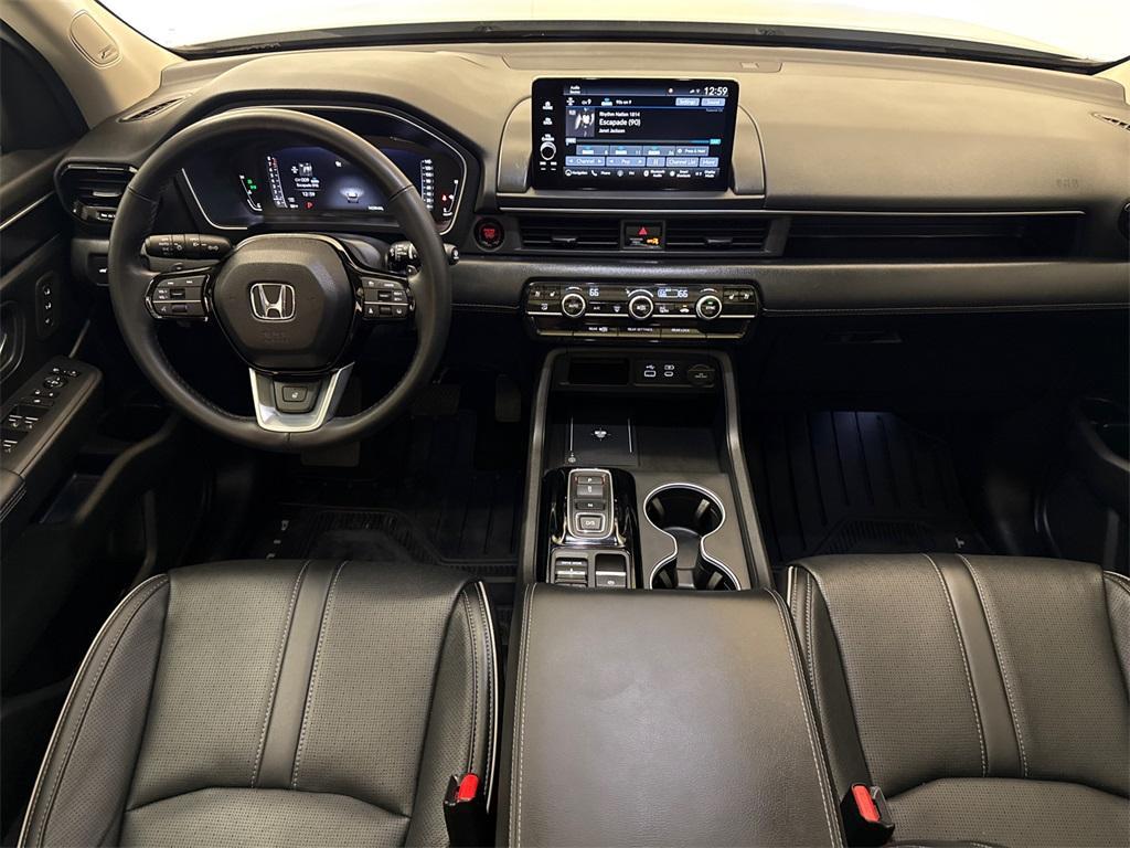 used 2025 Honda Pilot car, priced at $47,906