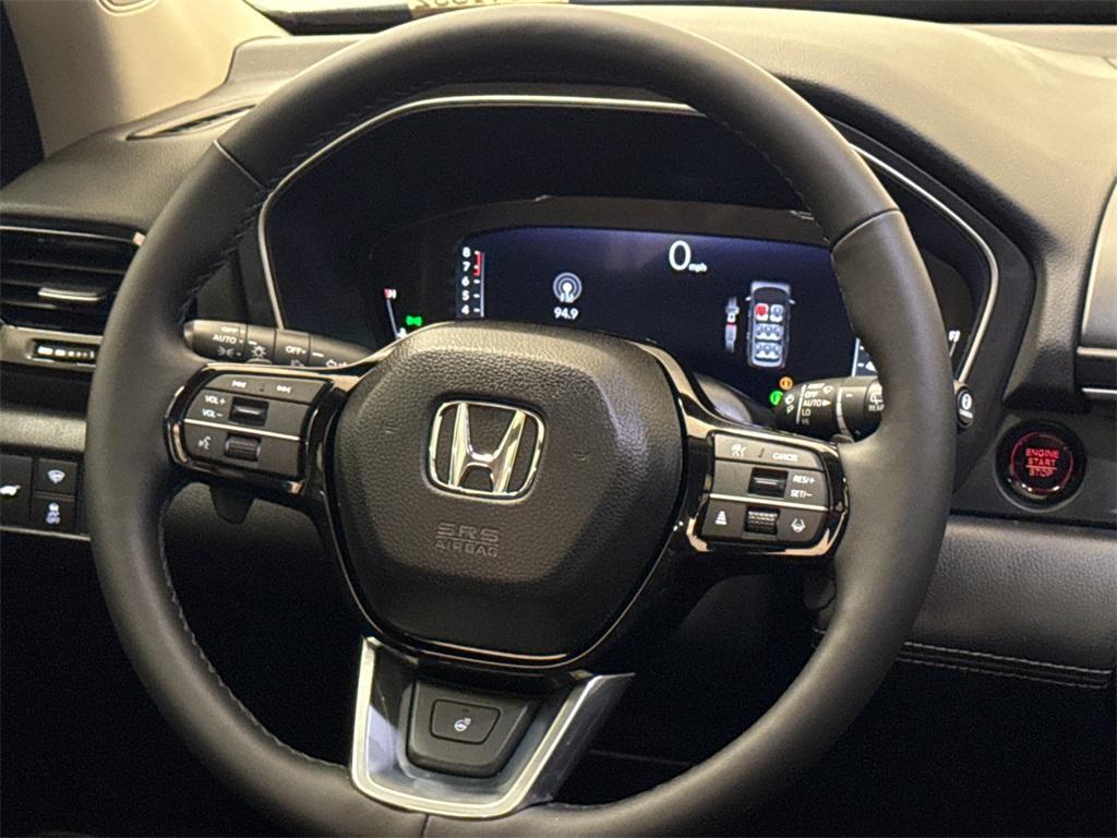 new 2025 Honda Pilot car, priced at $50,950