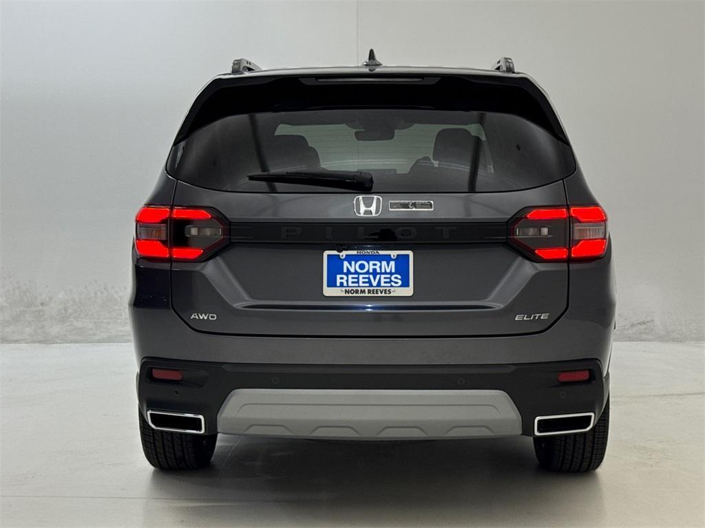 new 2025 Honda Pilot car, priced at $50,950