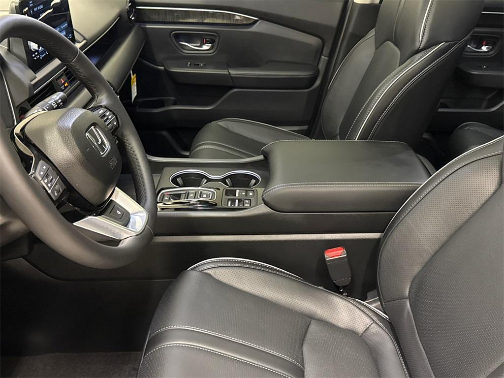 new 2025 Honda Pilot car, priced at $50,950