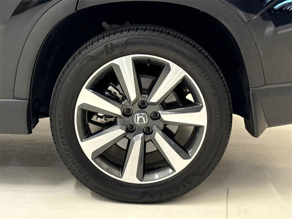 used 2025 Honda Pilot car, priced at $48,459