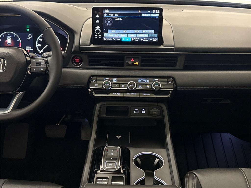 new 2025 Honda Pilot car, priced at $49,222