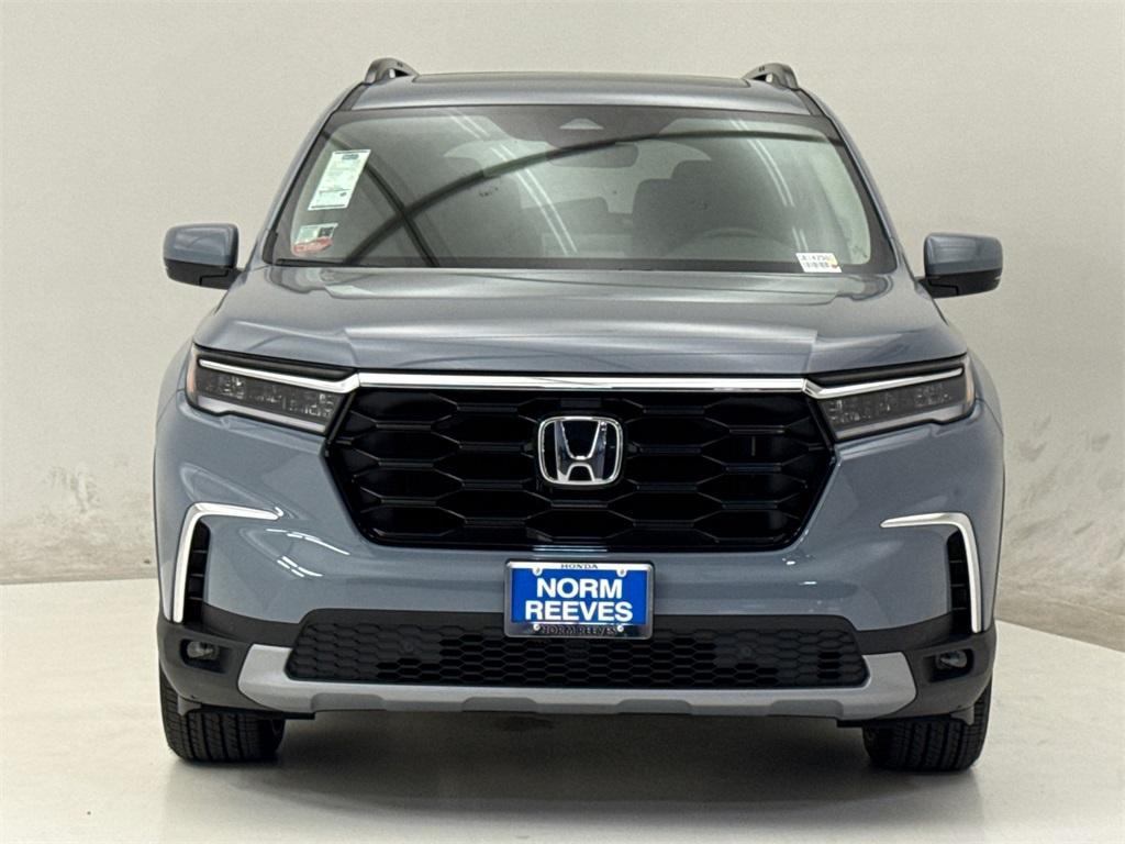new 2025 Honda Pilot car, priced at $49,222