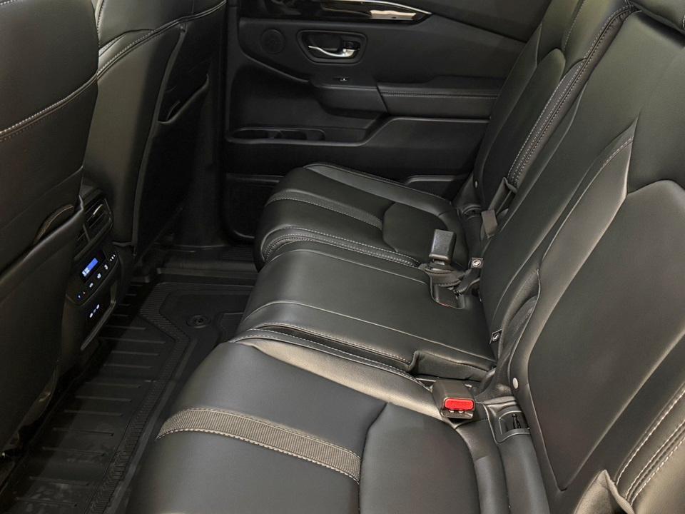 new 2025 Honda Pilot car, priced at $44,995