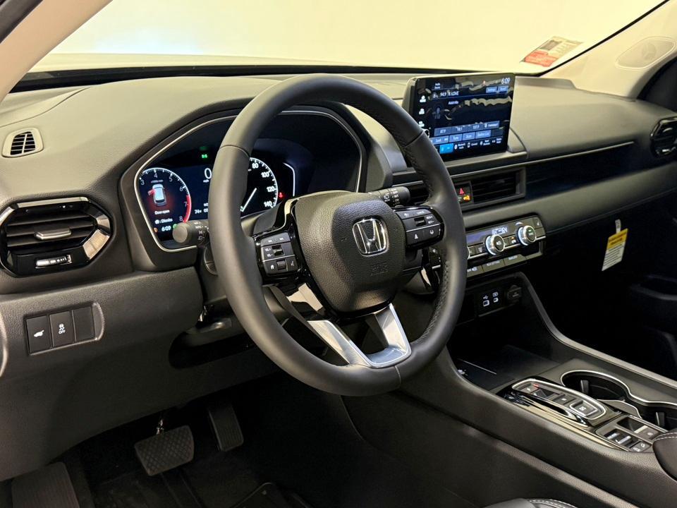 new 2025 Honda Pilot car, priced at $44,995