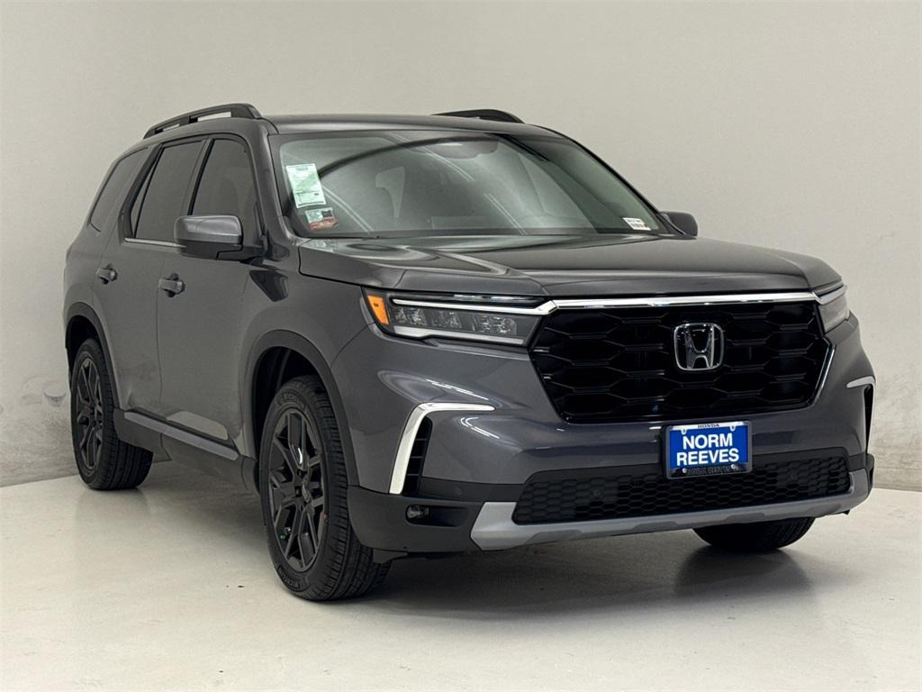 new 2025 Honda Pilot car, priced at $49,350
