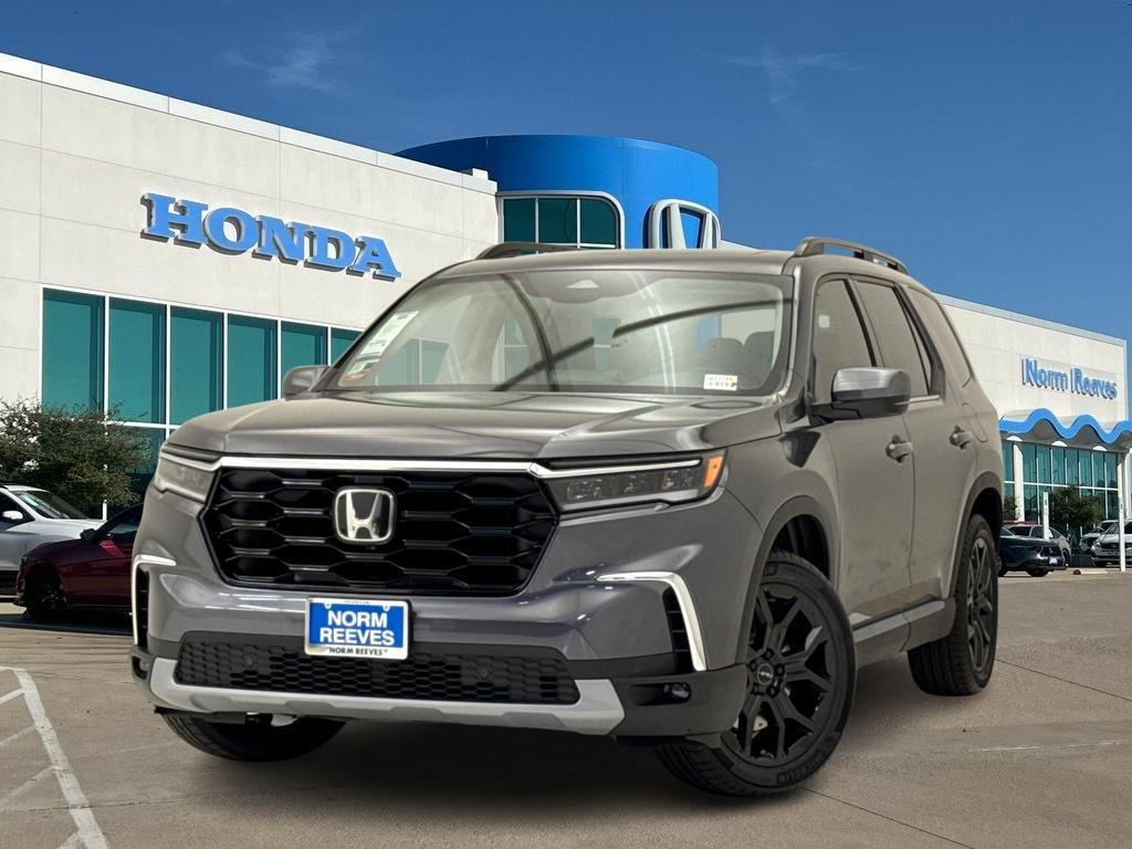new 2025 Honda Pilot car, priced at $49,350