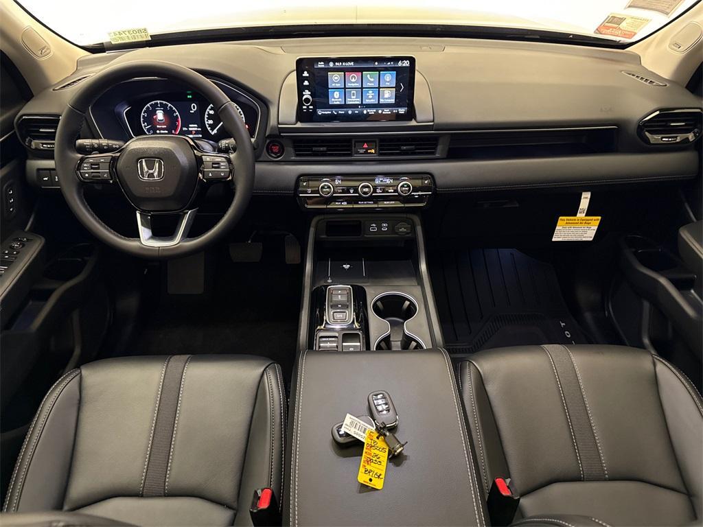 new 2025 Honda Pilot car, priced at $49,350