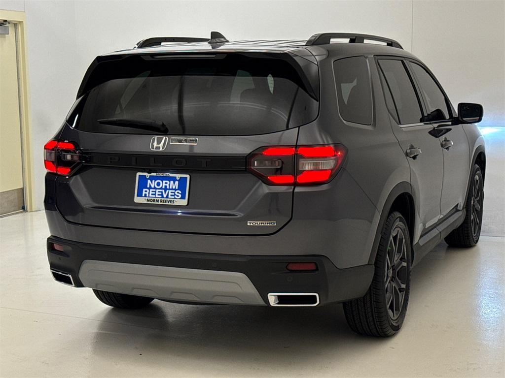new 2025 Honda Pilot car, priced at $49,350