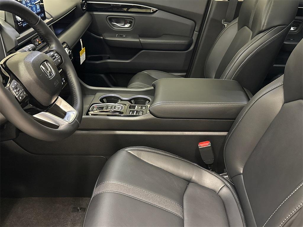 new 2025 Honda Pilot car, priced at $49,350