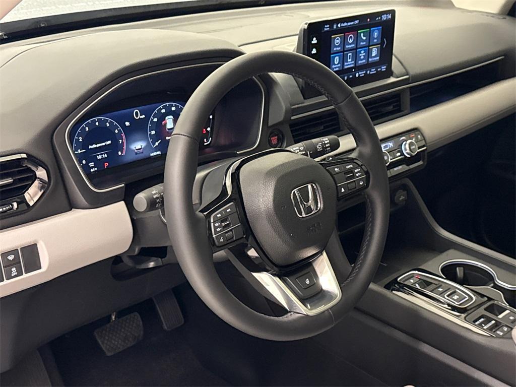 new 2025 Honda Pilot car, priced at $52,449