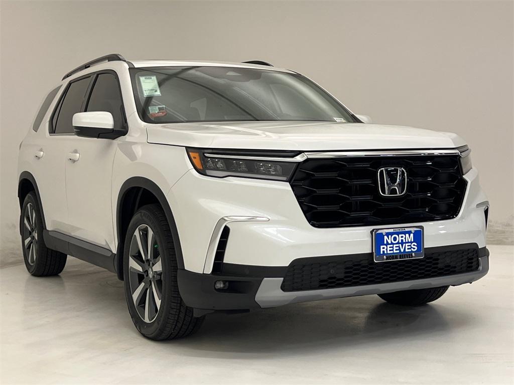 new 2025 Honda Pilot car, priced at $49,950