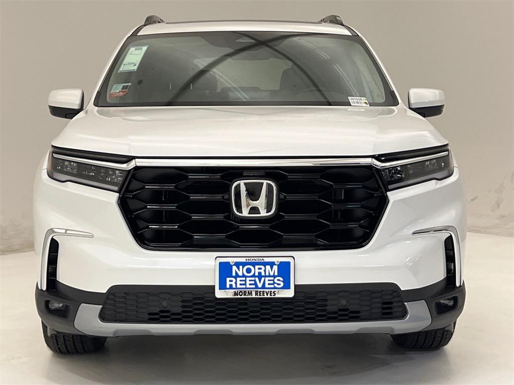 new 2025 Honda Pilot car, priced at $49,950