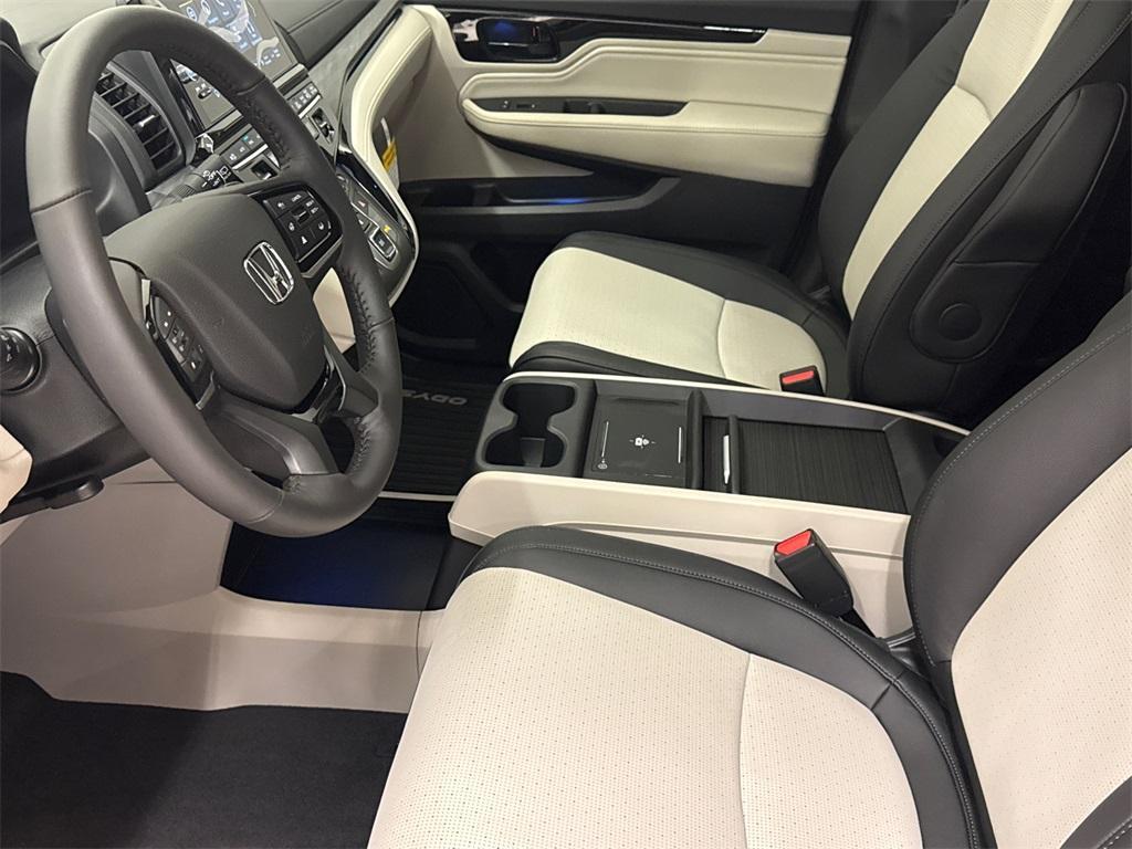 new 2025 Honda Odyssey car, priced at $49,960