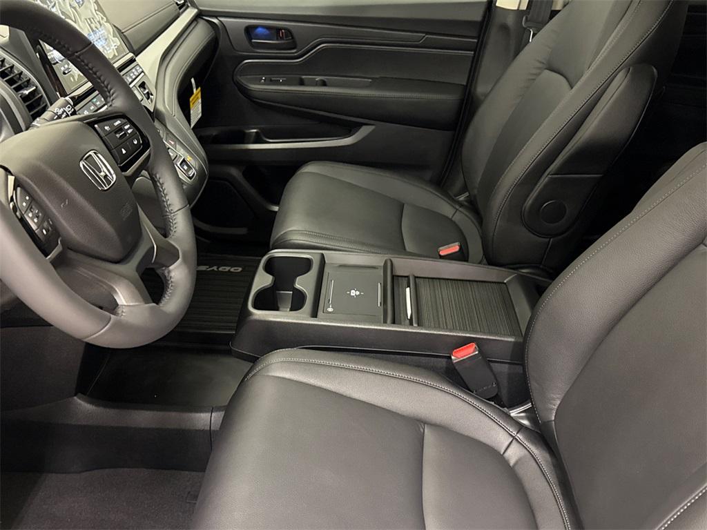 new 2025 Honda Odyssey car, priced at $41,153