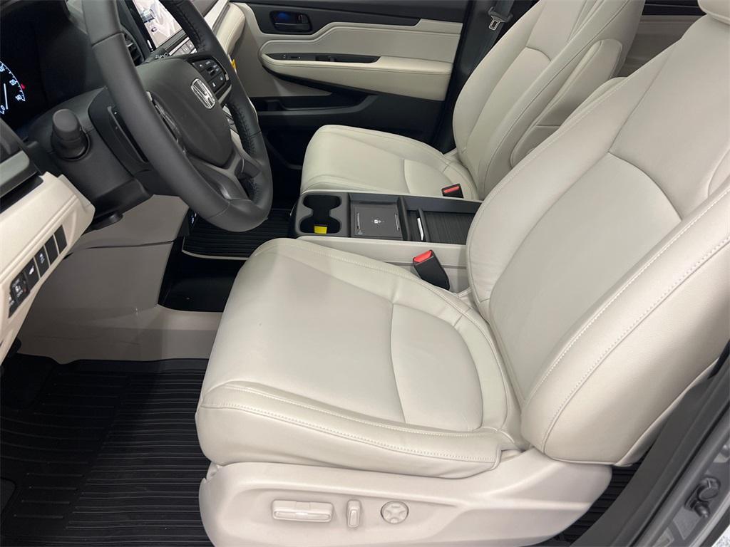 new 2025 Honda Odyssey car, priced at $41,815