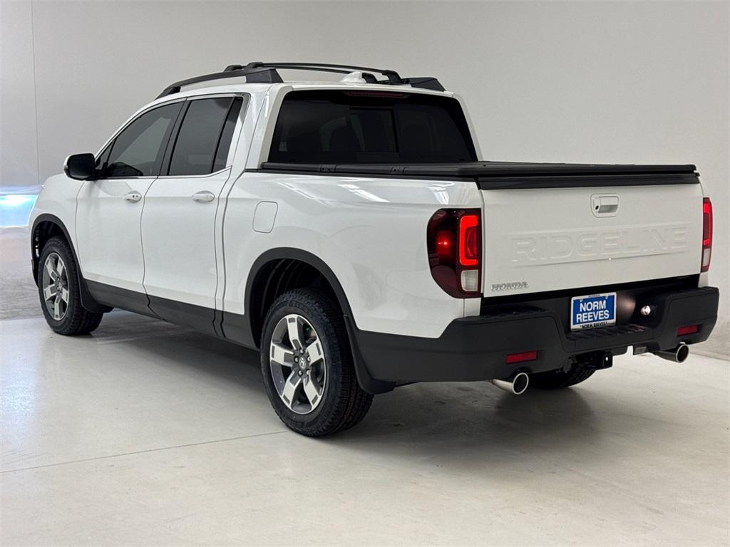 new 2025 Honda Ridgeline car, priced at $45,592