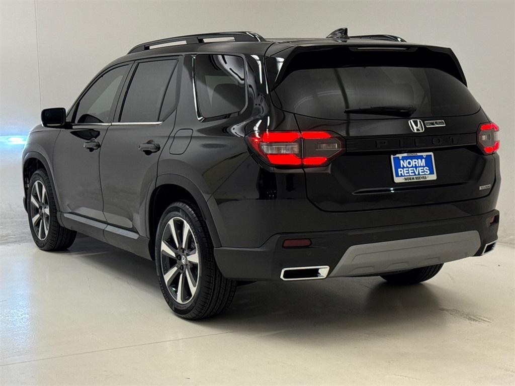 new 2025 Honda Pilot car, priced at $48,450