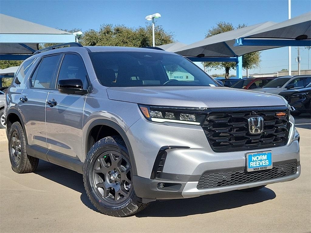 new 2025 Honda Pilot car, priced at $47,775