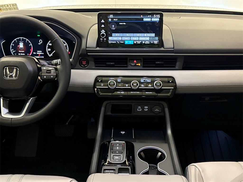 new 2025 Honda Pilot car, priced at $47,800