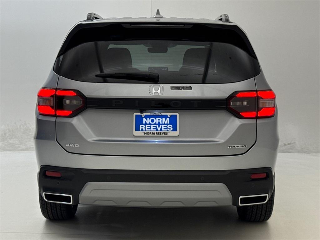 new 2025 Honda Pilot car, priced at $47,800