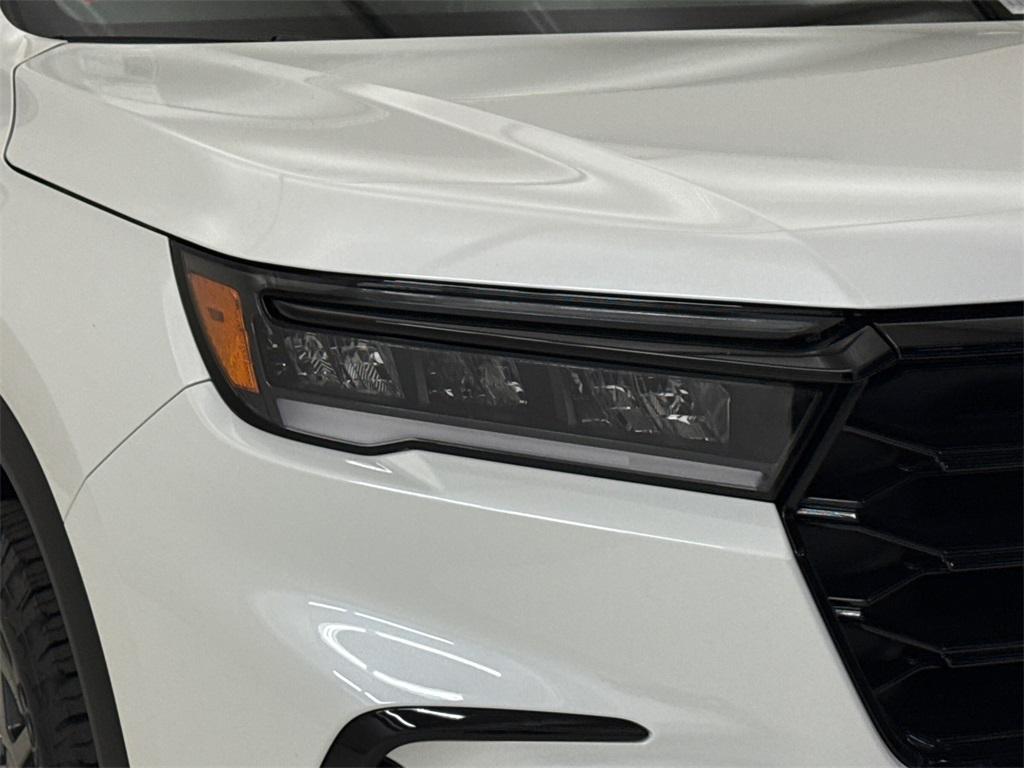 new 2025 Honda Pilot car, priced at $48,659