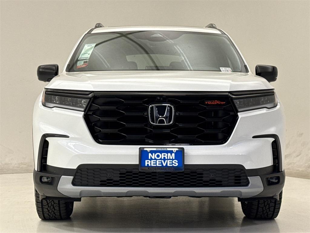 new 2025 Honda Pilot car, priced at $48,659