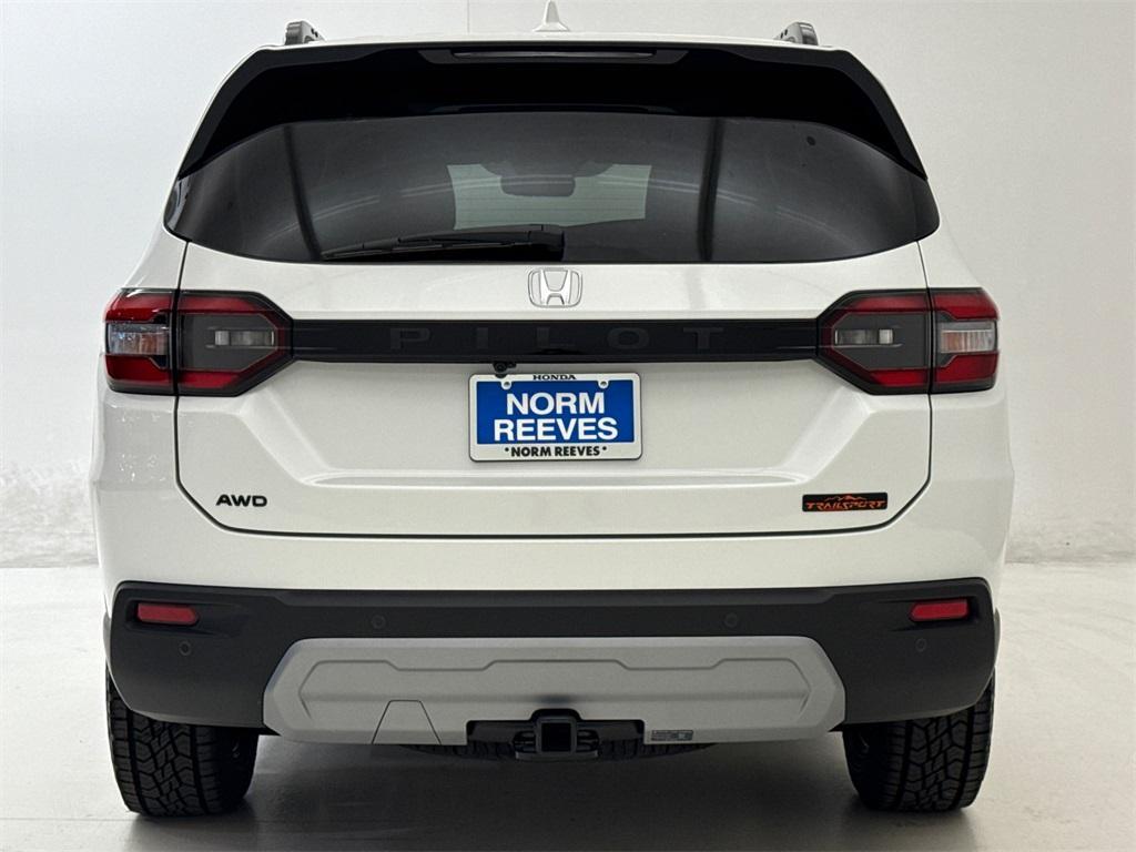 new 2025 Honda Pilot car, priced at $48,659