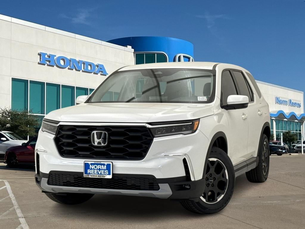 new 2025 Honda Pilot car, priced at $46,490