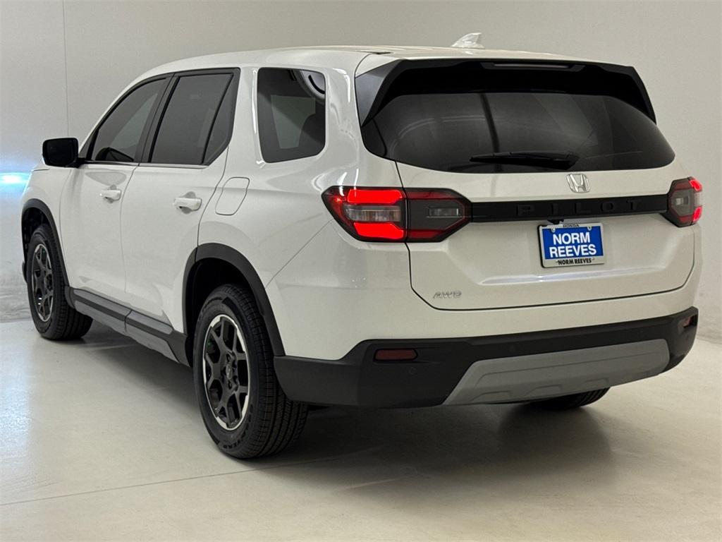 new 2025 Honda Pilot car, priced at $46,490